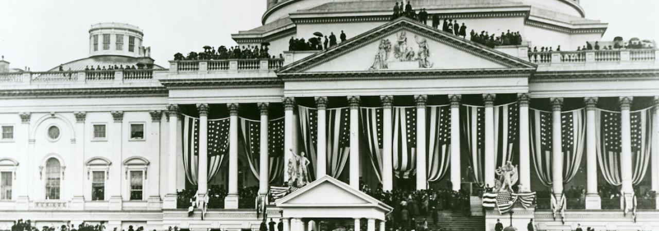 This is a landscape image of the United States Capitol Building. 